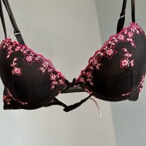 Blush black push-up bra